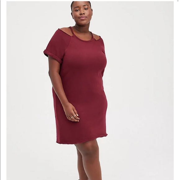 6x (30w) Torrid COLD SHOULDER DRESS - COZY FLEECE WINE NWT - Picture 2 of 5